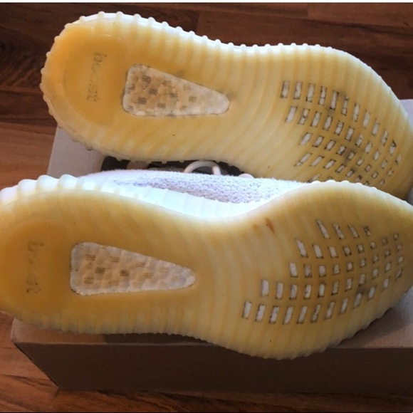 Yeezy triple whites - Picture 4 of 5